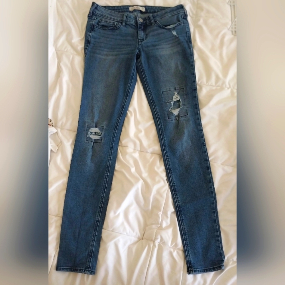 Hollister 3 Distressed w/patches